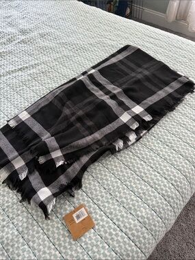 Black & White Plaid Fringe Scarf Wrap